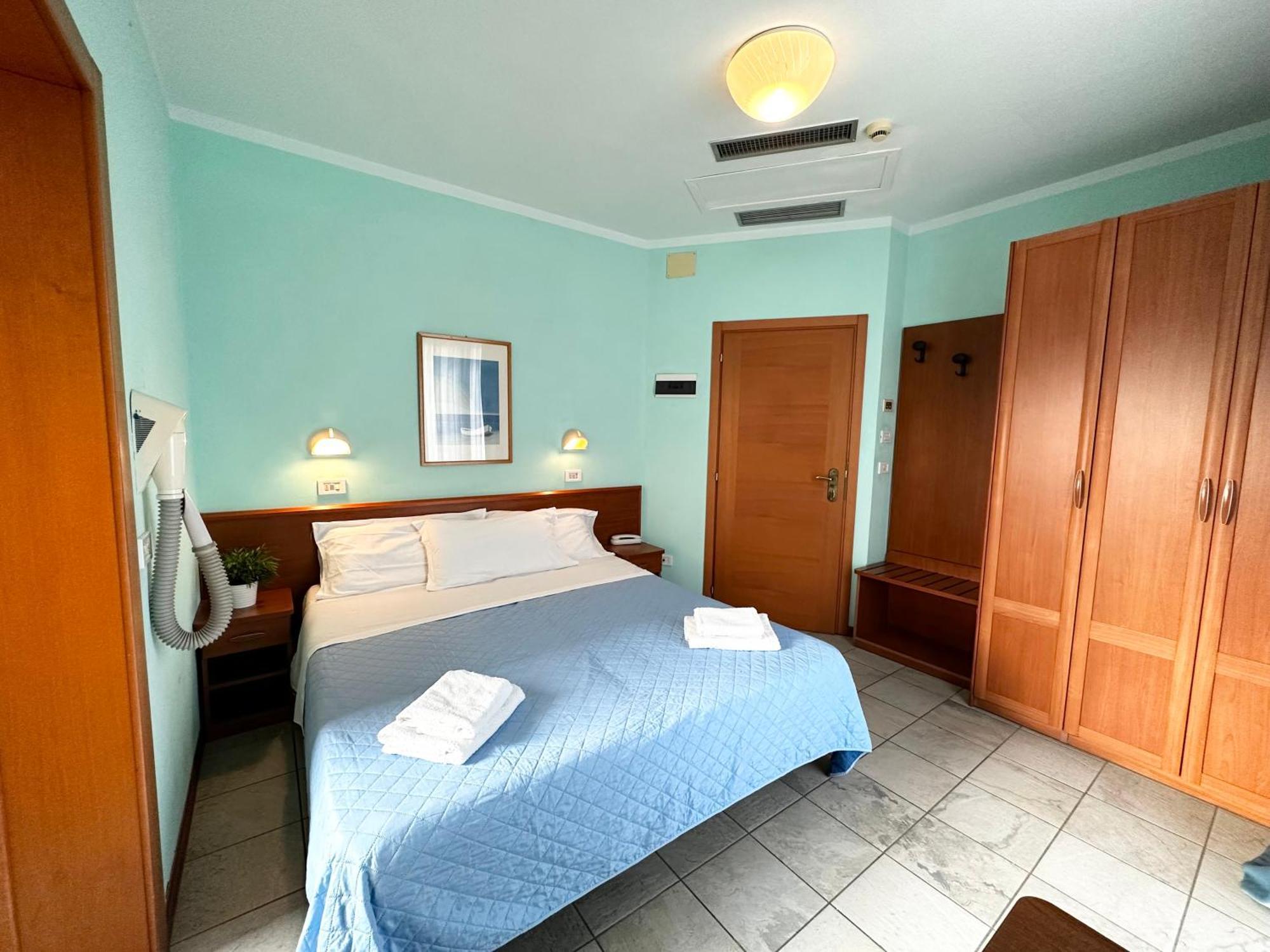 Hotel Kennedy ريميني المظهر الخارجي الصورة